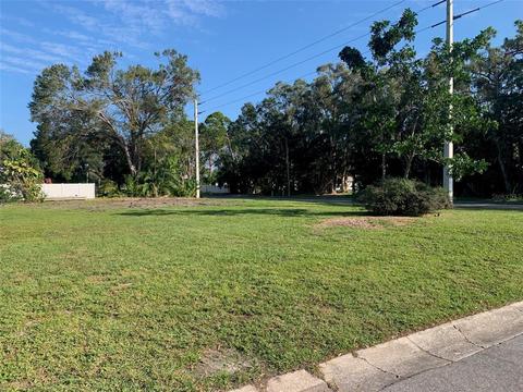 920 51st St W, Bradenton, FL 34209