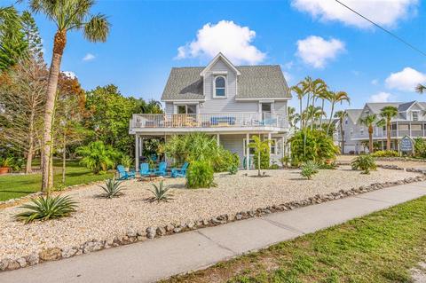 6327 Gulf Dr, Holmes Beach, FL 34217
