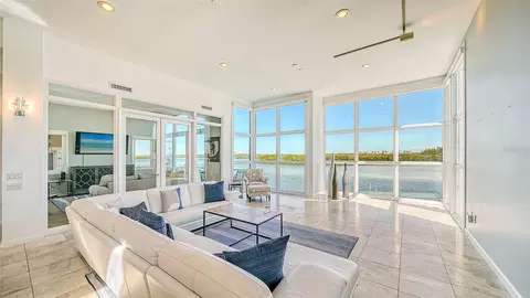 9137 Midnight Pass Rd, Sarasota, FL 34242