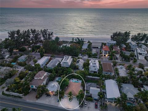 2908 Gulf Dr, Holmes Beach, FL 34217