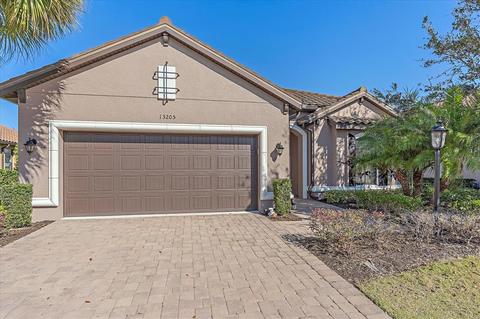 13205 Palermo Dr, Bradenton, FL 34211