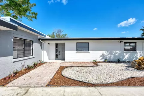 1310 61st St NW, Bradenton, FL 34209