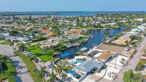 9204 Kingston Rd, Bradenton, FL 34210