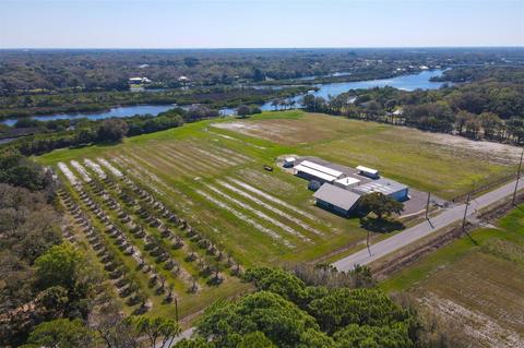 3301 51st St E, Bradenton, FL 34208
