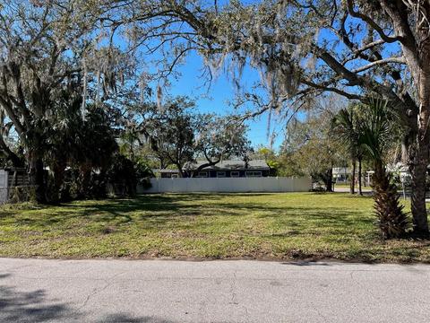 Bristol Court, Sarasota, FL 34237