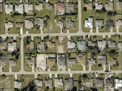 312 SE 19th Ln, Cape Coral, FL 33990