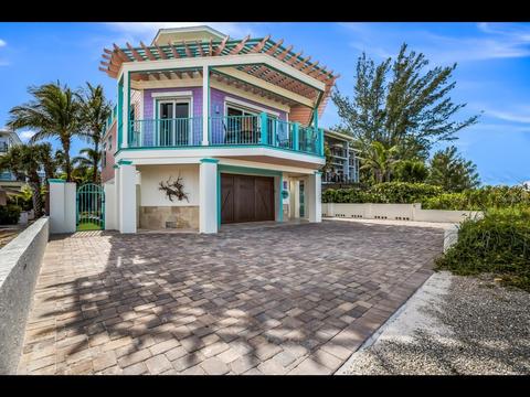 3306 4th Ave, Holmes Beach, FL 34217
