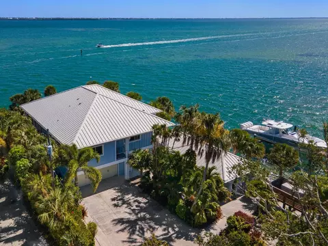 876 Tarawitt Dr, Longboat Key, FL 34228