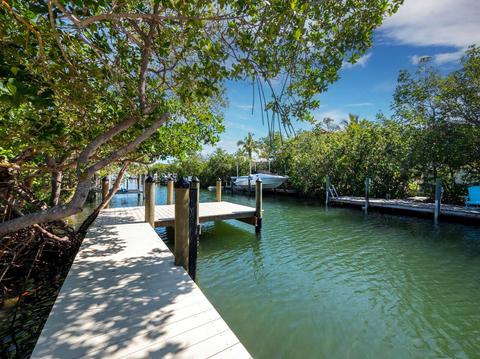 628 Lyons Ln, Longboat Key, FL 34228