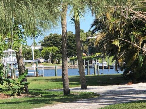 502 59th St, Holmes Beach, FL 34217