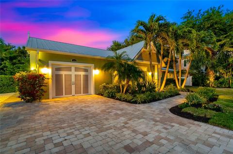 132 49th St, Holmes Beach, FL 34217