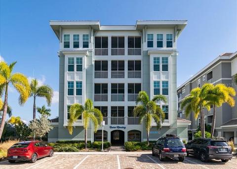 379 Aruba Cir #101, Bradenton, FL 34209