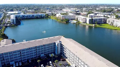 3280 Lake Bayshore Dr #519, Bradenton, FL 34205
