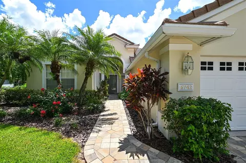 6742 Virginia Xing, University Park, FL 34201