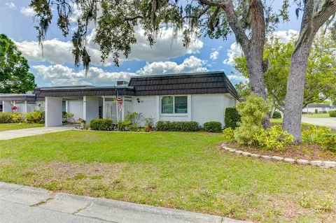 1309 Glen Oaks Dr E #131, Sarasota, FL 34232