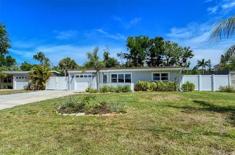 1701 Livingstone St, Sarasota, FL 34231