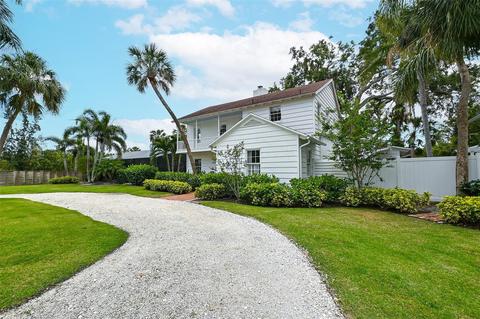3435 Seagrape Dr, Sarasota, FL 34242