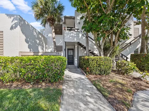 718 Oakview Dr #718, Bradenton, FL 34210