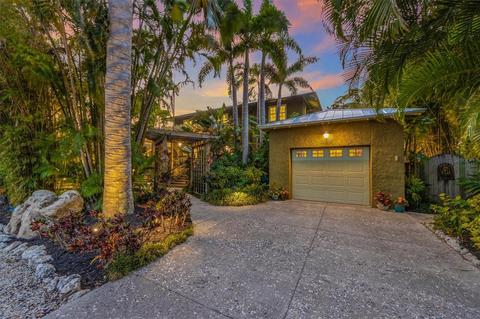 208 75th St, Holmes Beach, FL 34217
