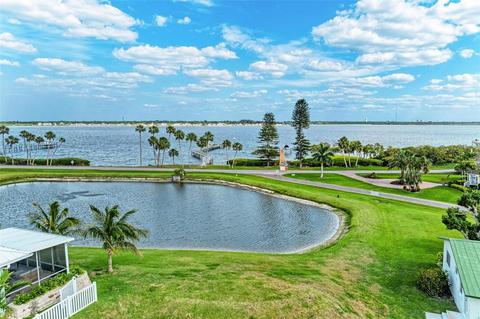71 Island Ct, Palmetto, FL 34221
