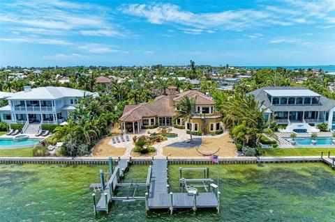 643 Key Royale Dr, Holmes Beach, FL 34217