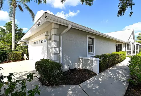 5558 Country Club Way, Sarasota, FL 34243