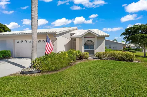 5319 Christie Ann Pl #2, Sarasota, FL 34233