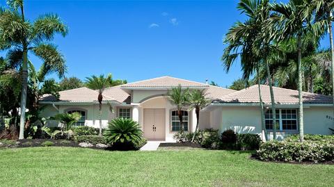 8315 Deerbrook Cir, Sarasota, FL 34238