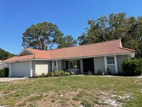 2416 Cass St, Sarasota, FL 34231