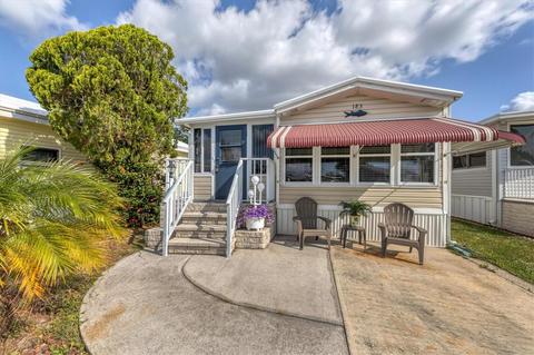 183 Crown Point Dr, Nokomis, FL 34275