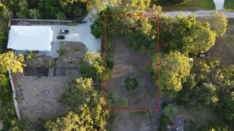 Avenida De Bahia, Nokomis, FL 34275