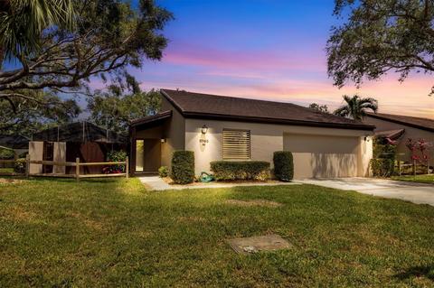 3745 Glen Oaks Manor Dr, Sarasota, FL 34232