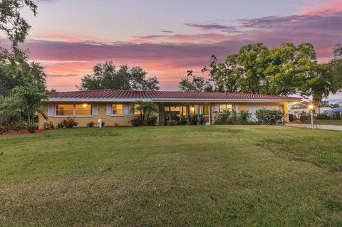 2737 Siesta Dr, Sarasota, FL 34239