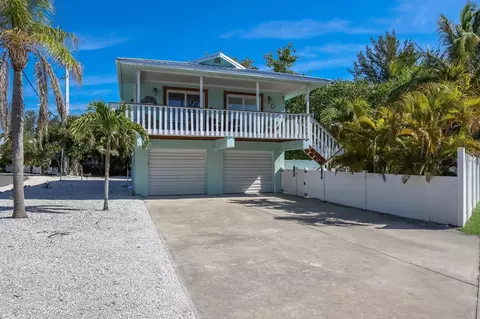 700 N Shore Dr, Anna Maria, FL 34216
