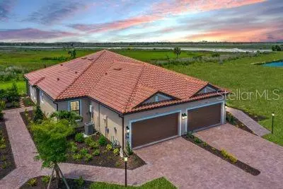 10016 Morning Mist Ln, Sarasota, FL 34241