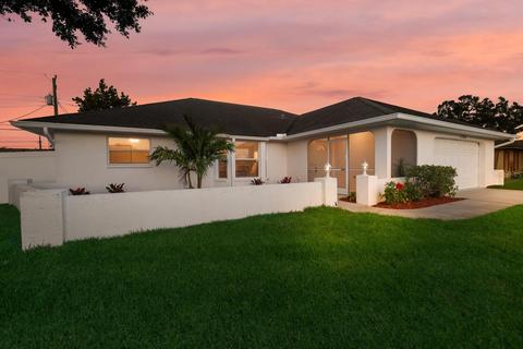 1765 Pomelo Dr, Venice, FL 34293