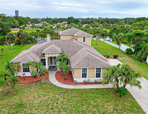 850 Pinto Cir, Nokomis, FL 34275