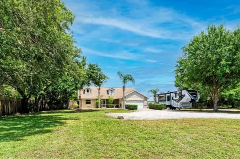 9310 36th Ave E, Palmetto, FL 34221