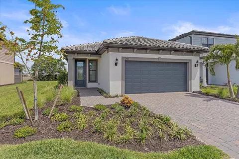 6296 Winding Pine Dr, Nokomis, FL 34275