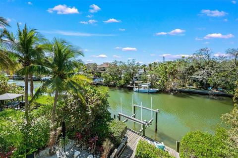 4960 Commonwealth Dr, Sarasota, FL 34242