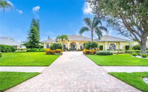 8888 Misty Creek Dr, Sarasota, FL 34241