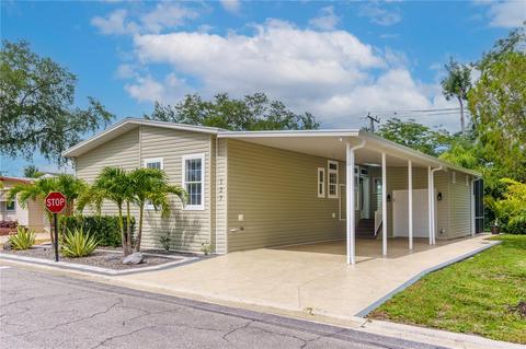 127 Oakwood Blvd, Sarasota, FL 34237