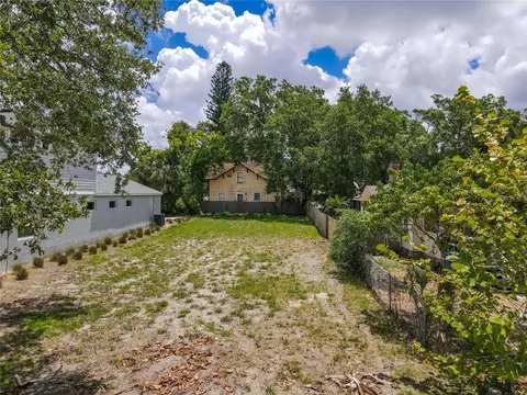 1005 20th St W, Bradenton, FL 34205