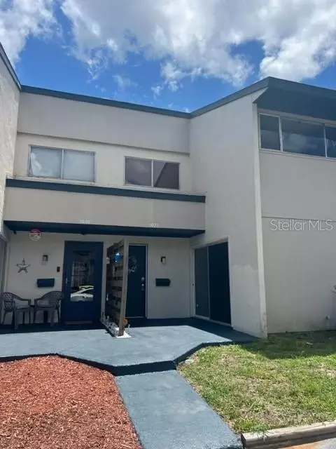 1022 Longfellow Ct, Sarasota, FL 34243