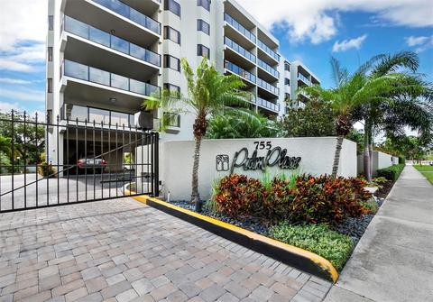 755 S Palm Ave #204, Sarasota, FL 34236