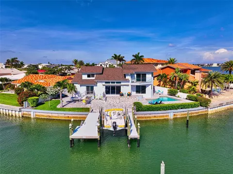 2160 Louisa Dr, Belleair Beach, FL 33786