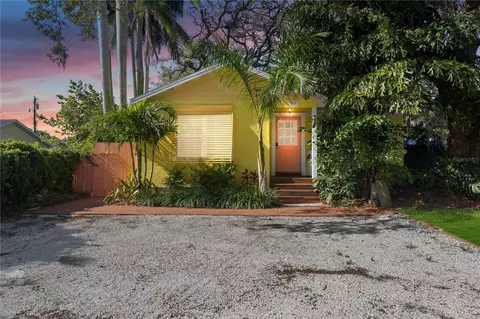 2217 8th Ave W, Bradenton, FL 34205