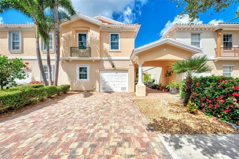 7900 Farina Ct, Sarasota, FL 34238