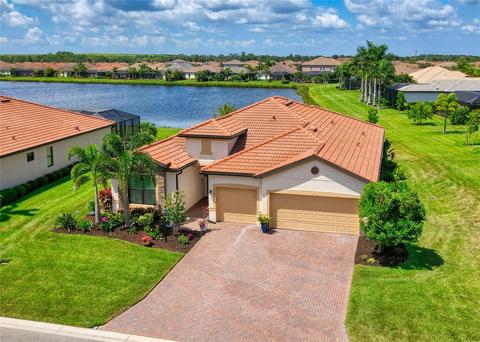 9827 Carnoustie Pl, Bradenton, FL 34211