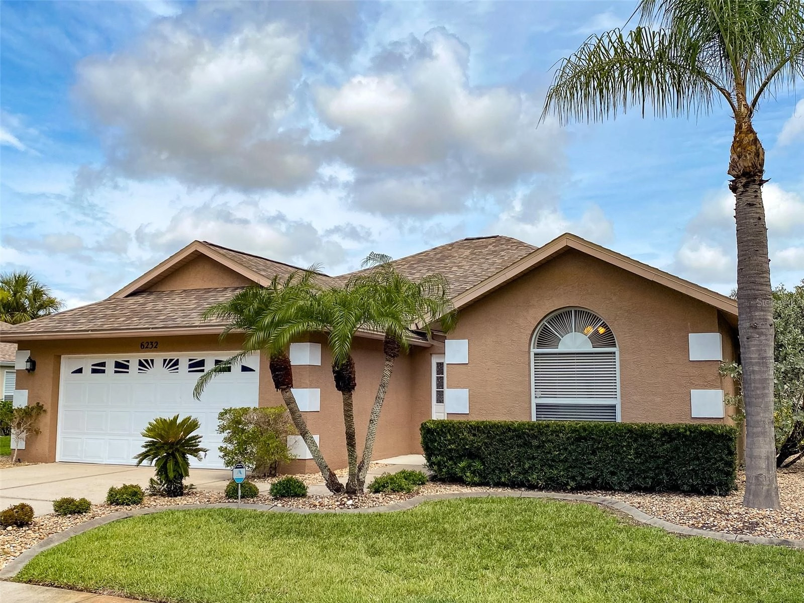 6232 38th St E, Bradenton, FL 34203 photo 1